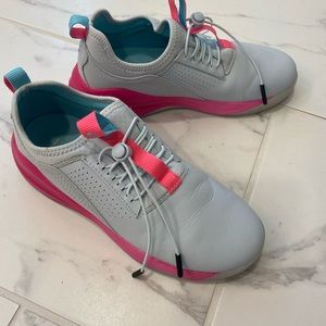 Clove woman’s Classic in Limited Edition Electric Rose color scheme.